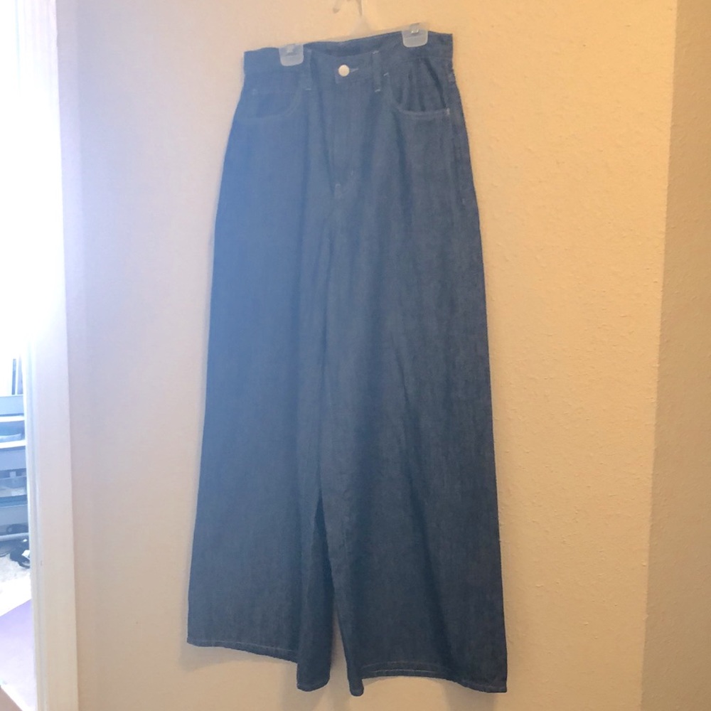 NWOT Uniqlo High Waisted Wide Leg Jeans